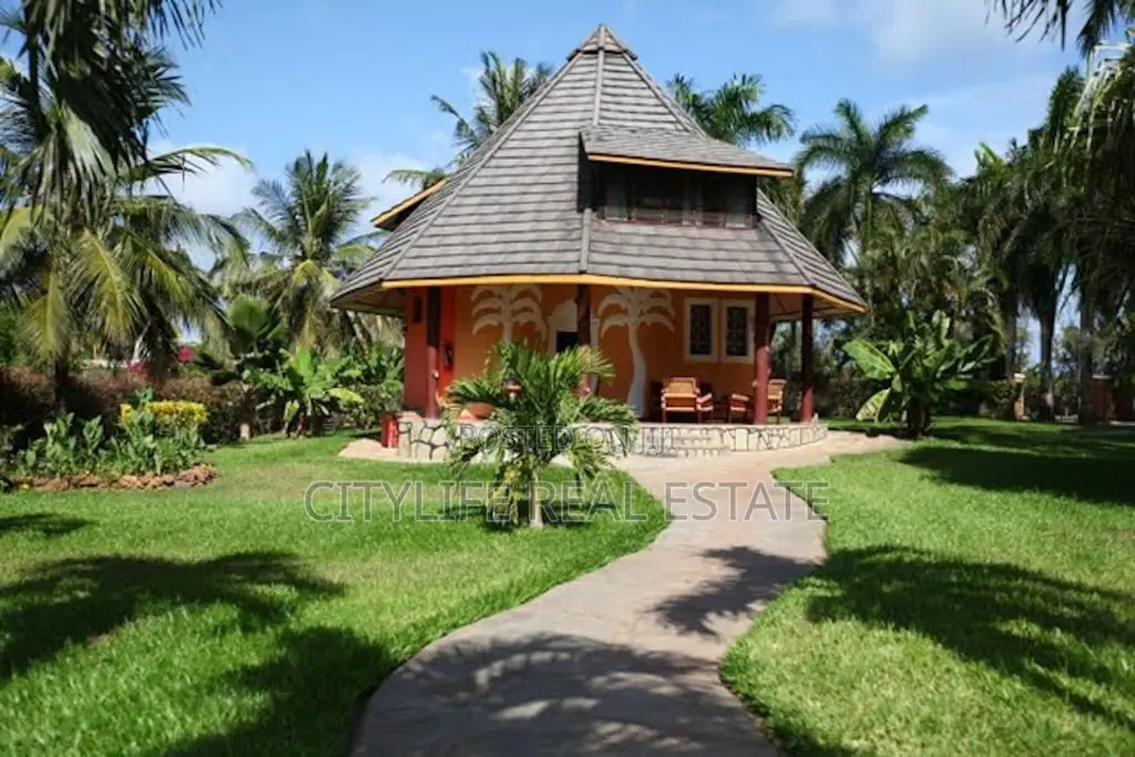 Diani Beach Road – Neptune Area, Hotel Villas on 6 Acres on Sale in Diani