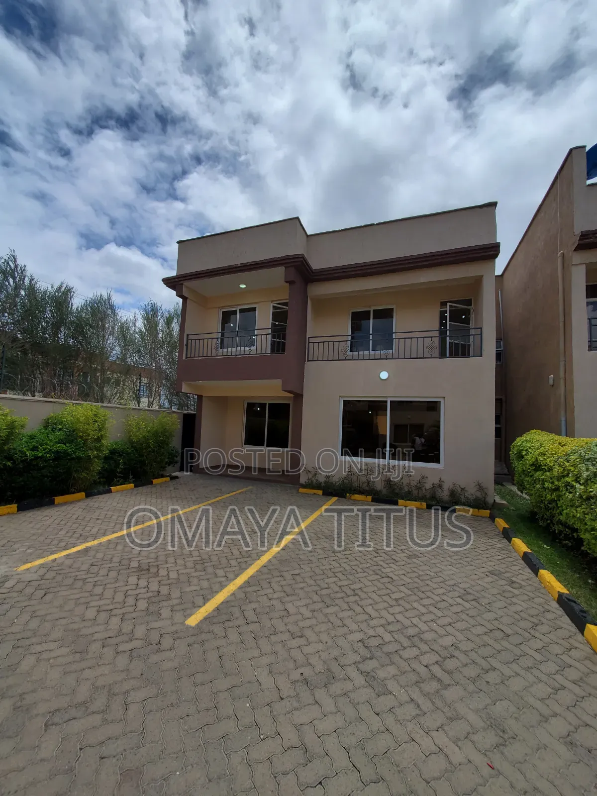 4bdrm Villa in Gateway Mall Area for sale in Gateway Mall Area