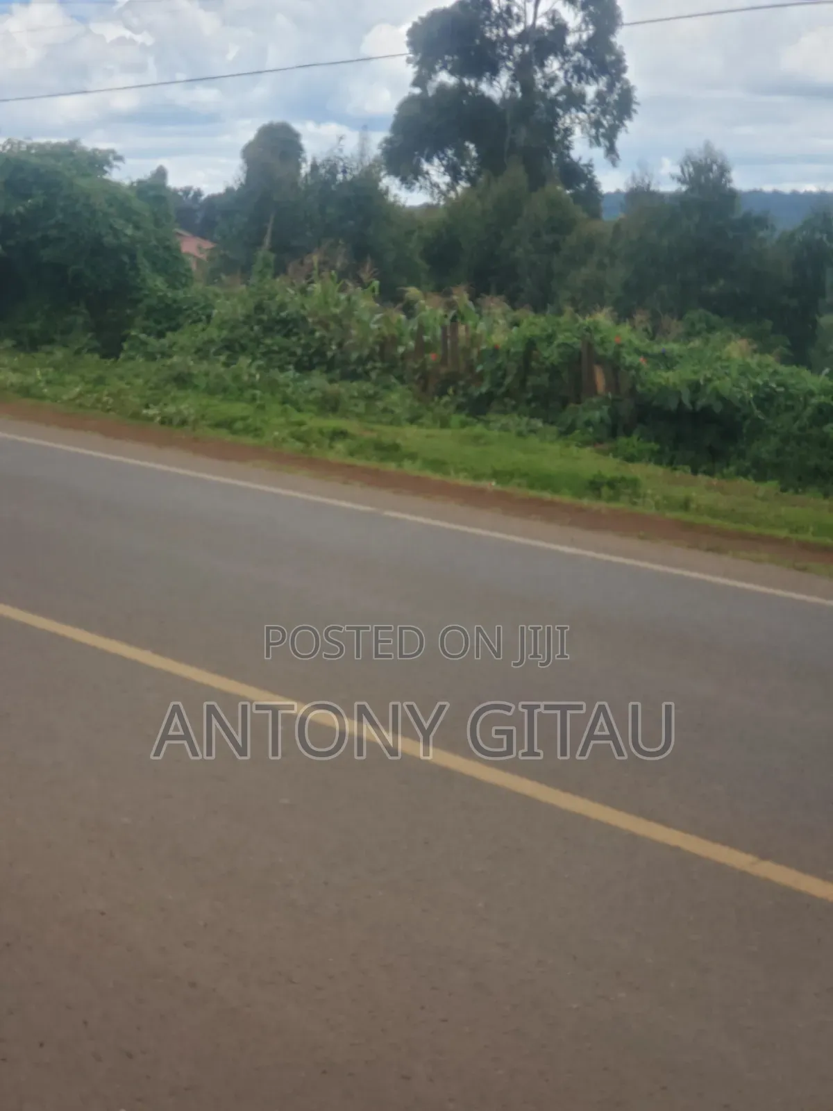 A Long Thogoto Mutarakwa Road in Karai