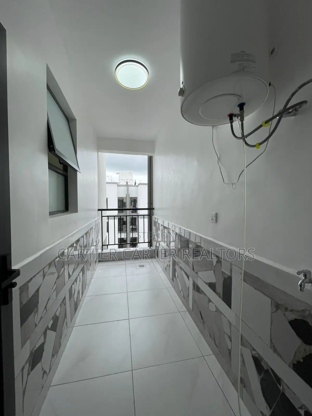 2bdrm Apartment in Gateway Mall Area for sale in Gateway Mall Area