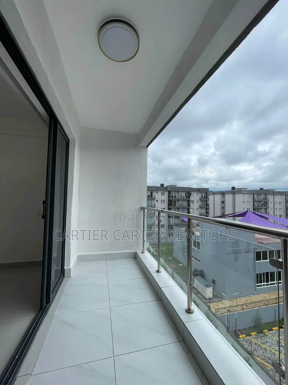 2bdrm Apartment in Gateway Mall Area for sale in Gateway Mall Area