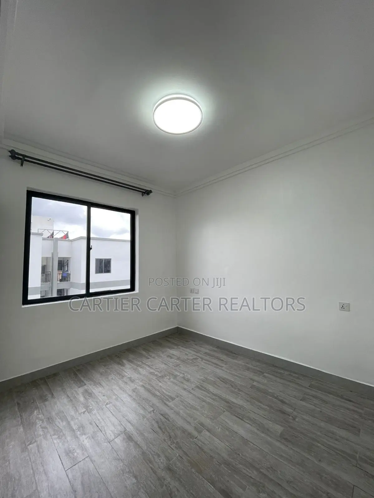 2bdrm Apartment in Gateway Mall Area for sale in Gateway Mall Area
