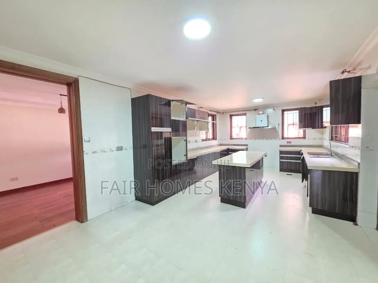 5bdrm Townhouse / Terrace in Convent Drive, Muthangari for rent in Muthangari