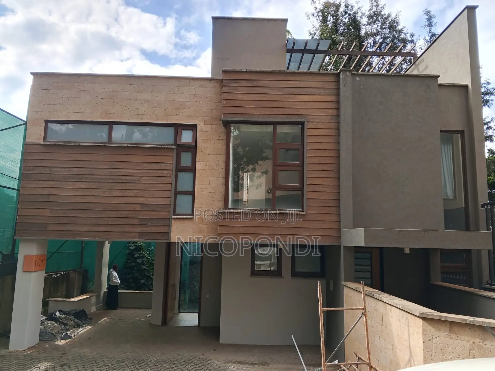 4bdrm Apartment in Lavington for sale in Lavington
