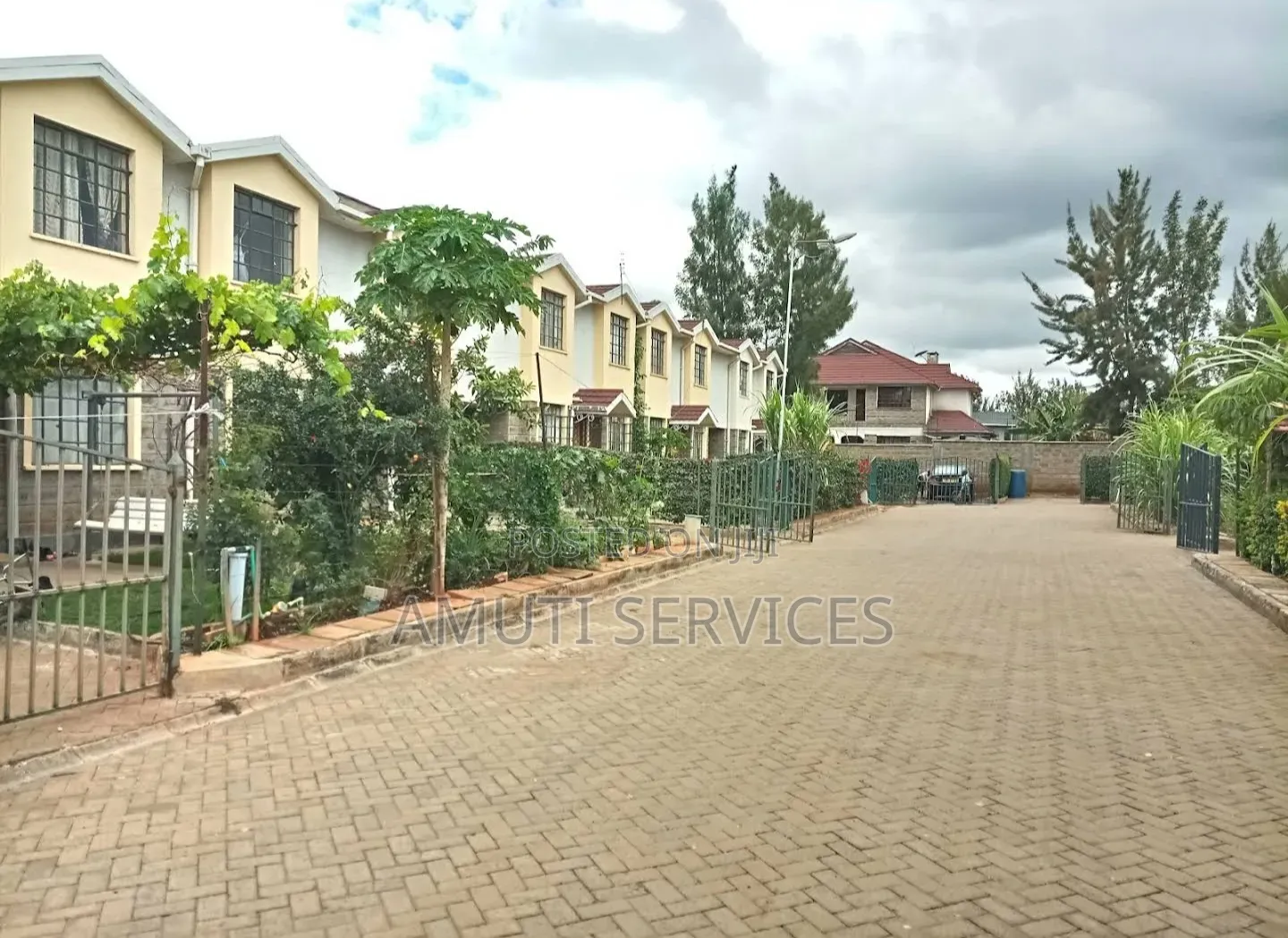 4bdrm Maisonette in Kings Gateway Estate for sale in Gateway Mall Area