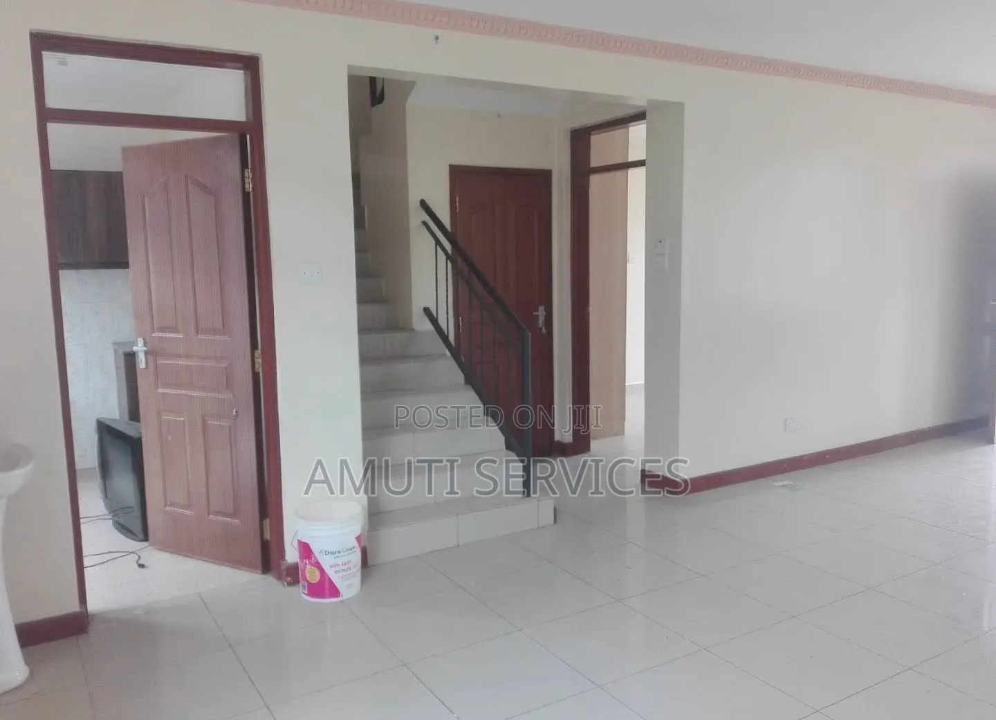 4bdrm Maisonette in Kings Gateway Estate for sale in Gateway Mall Area