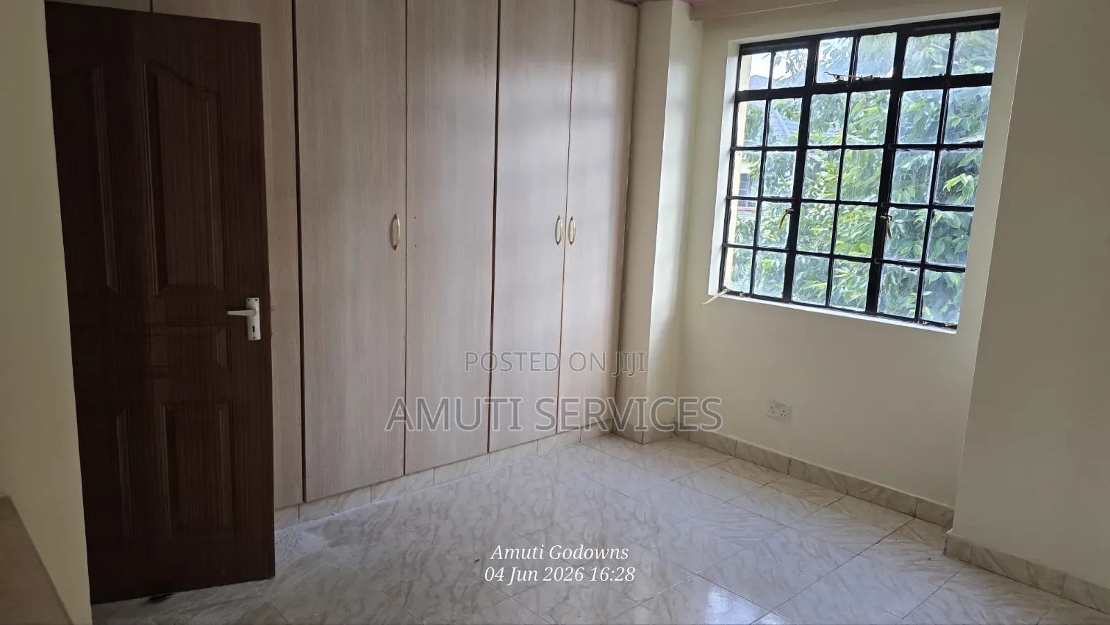 4bdrm Maisonette in Kings Gateway Estate for sale in Gateway Mall Area