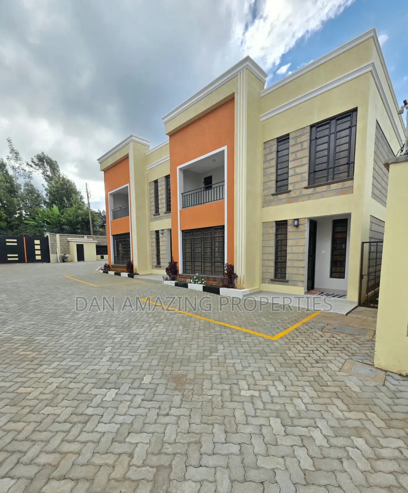 3bdrm Townhouse/Terrace in Gikambura, Karai for sale in Karai