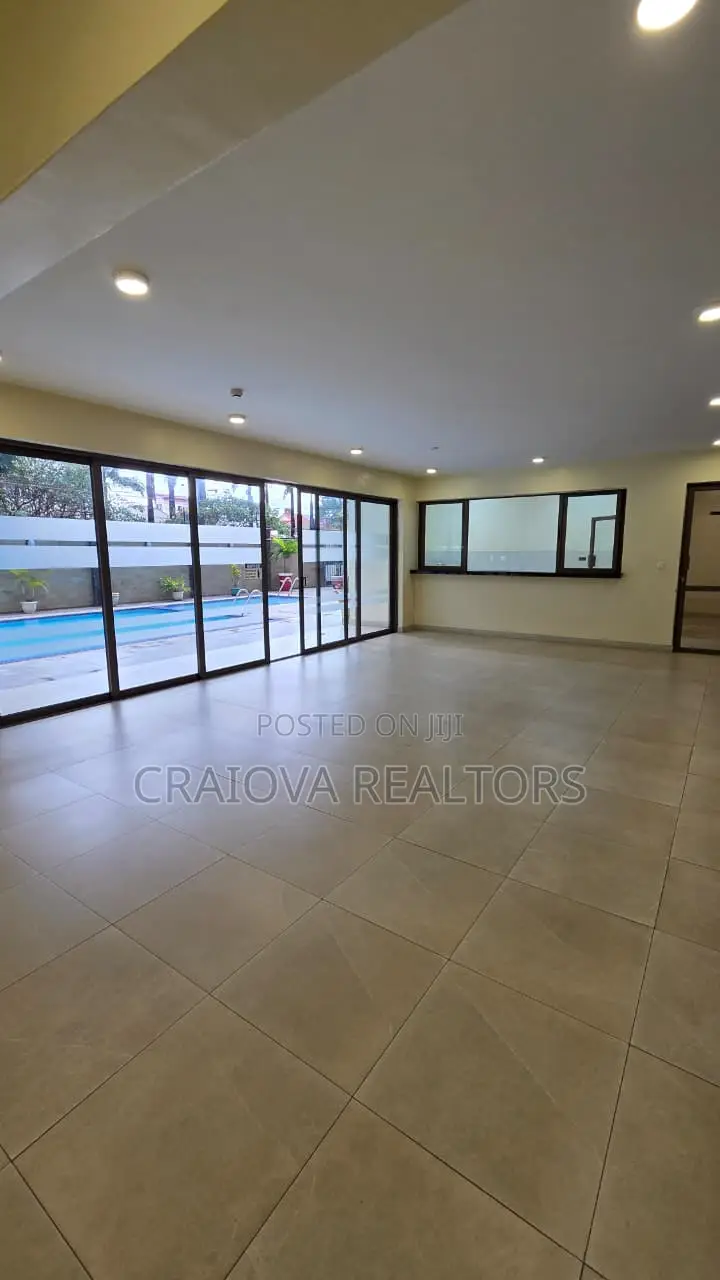 4bdrm Duplex in Spring Valley for sale in Spring Valley