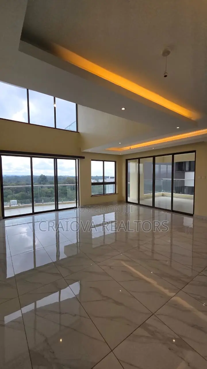 4bdrm Duplex in Spring Valley for sale in Spring Valley
