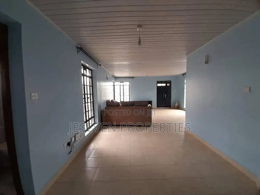 3bdrm Bungalow in Quarry Road, Viraj Area for sale in Viraj Area