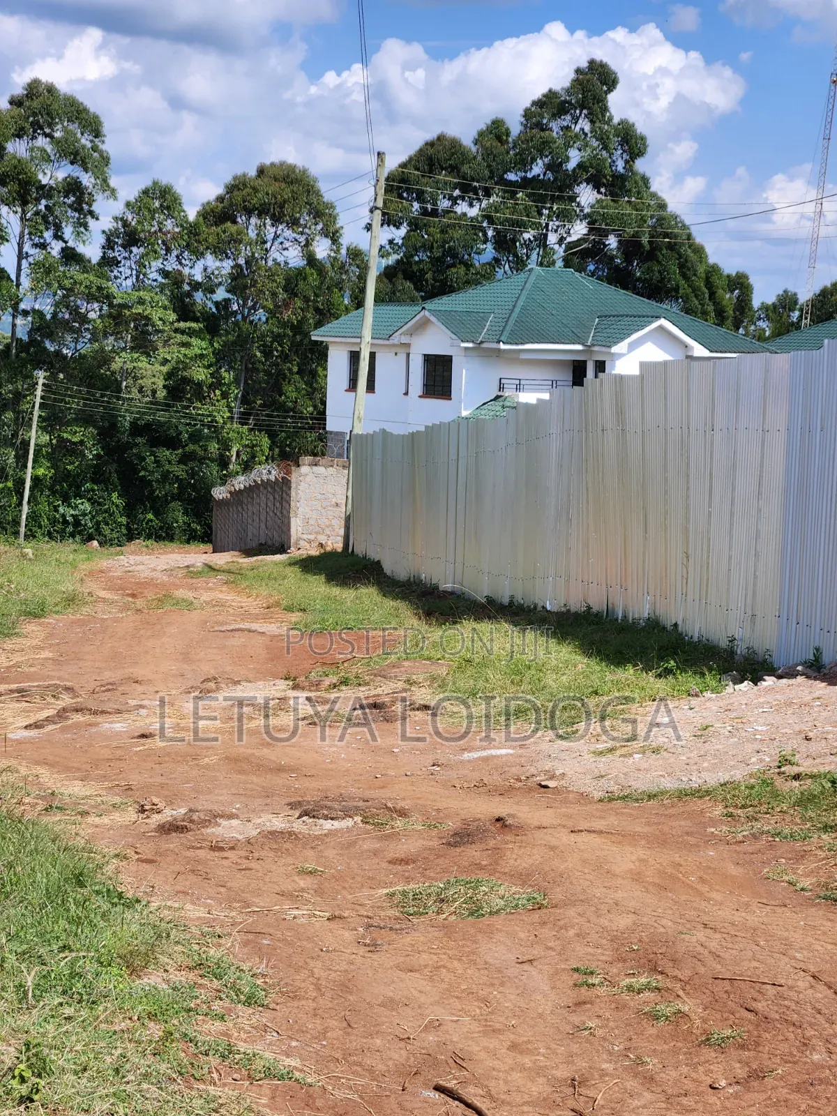 3.8 Acres Ngong-Kibiko (Baboon Crescent) in Kibiku