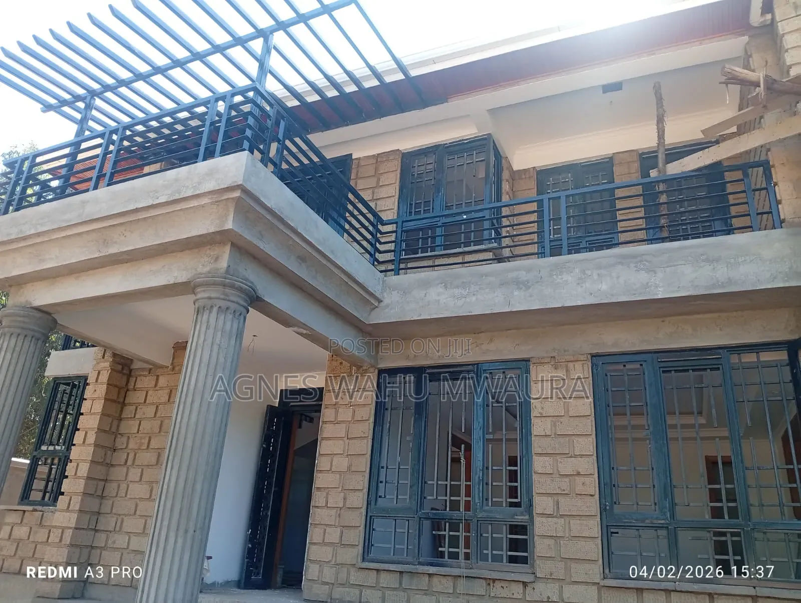 5bdrm Maisonette in Kerarapon for sale in Kerarapon