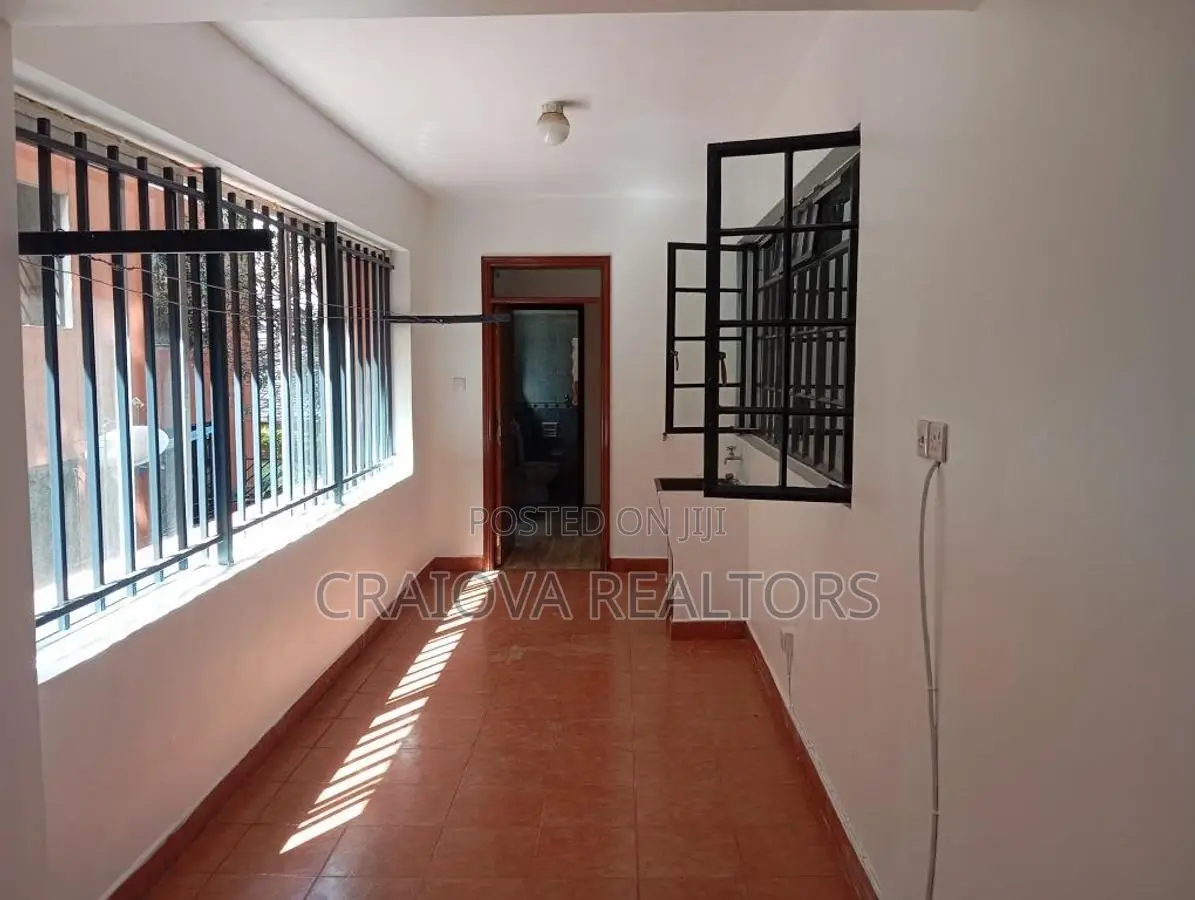 4bdrm Duplex in Valley Arcade for rent in Valley Arcade