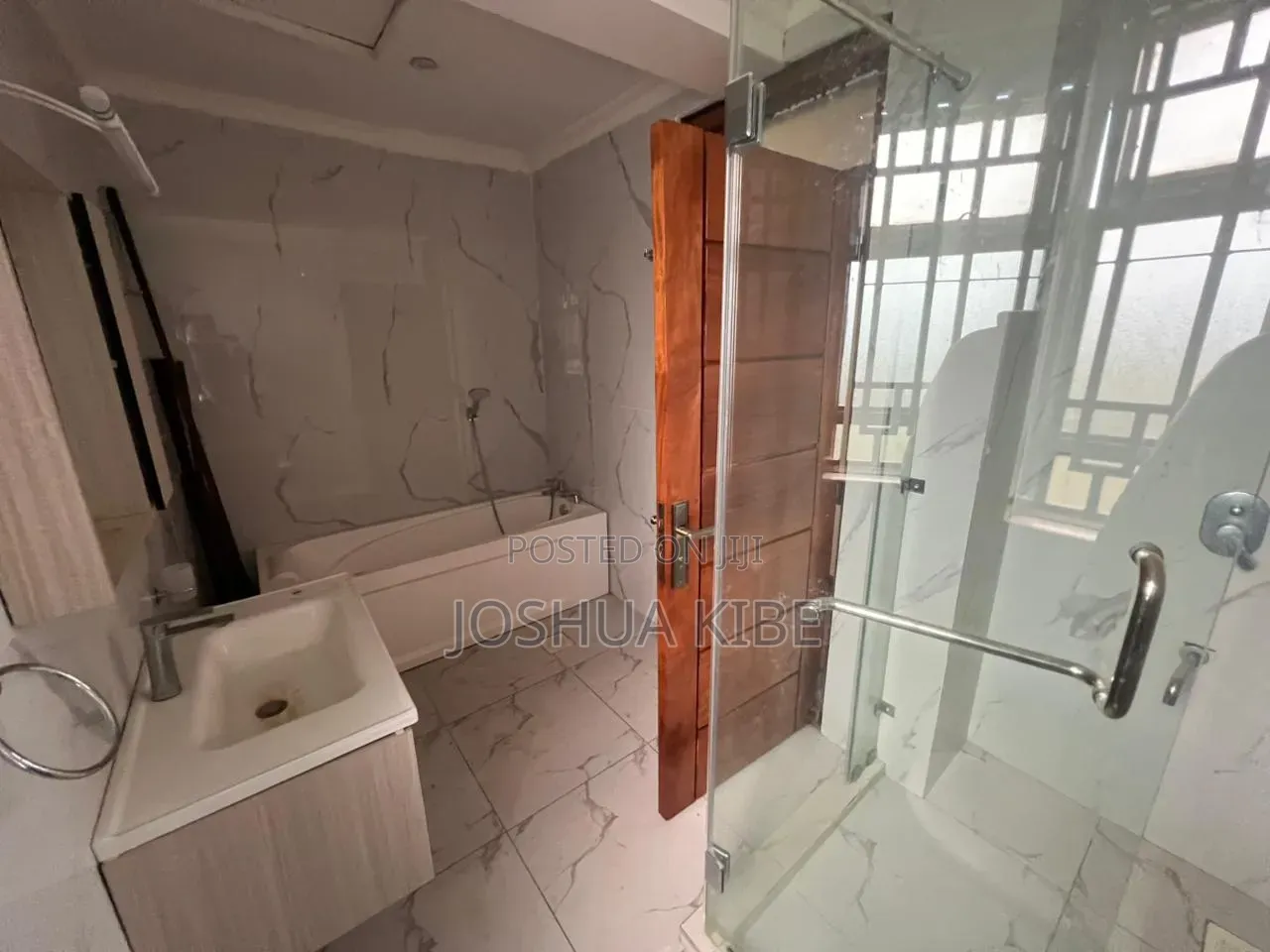 5bdrm Mansion in Membley Estate for rent in Membley Estate