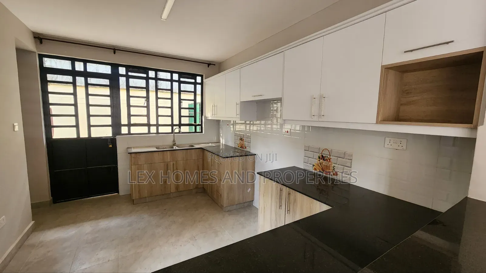 3bdrm Townhouse / Terrace in Oloika for rent in Oloika