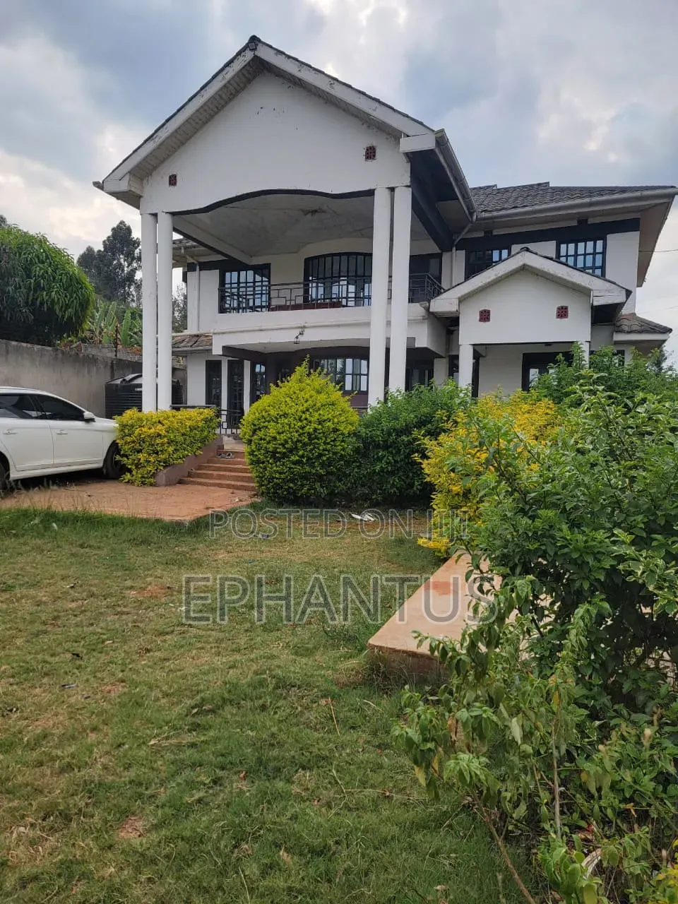 5bdrm House in Ngoingwa Estate for sale in Ngoingwa Estate