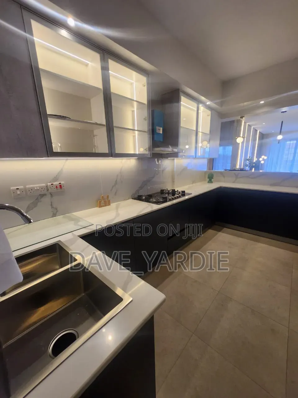 6bdrm Duplex in Parklands/Highridge for sale in Parklands/Highridge