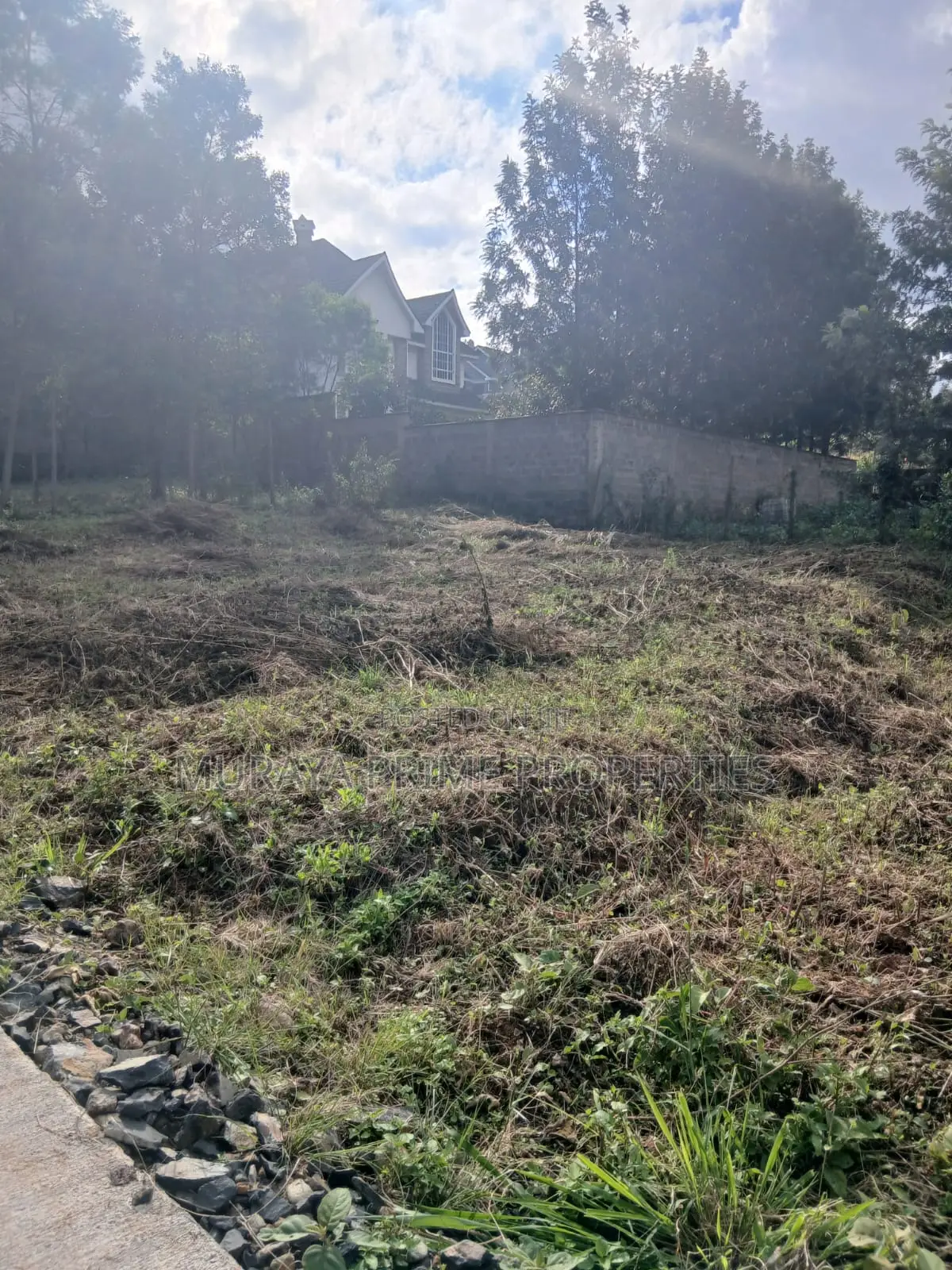 Prime Quarter Acre Plot for Sale-Kerarapon Drive. in Kerarapon