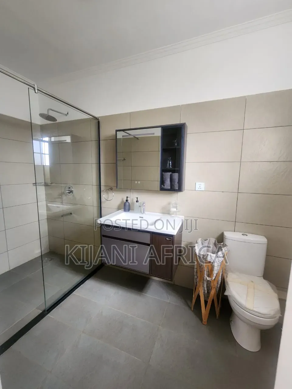 4bdrm House in Gateway Mall Area for rent in Gateway Mall Area