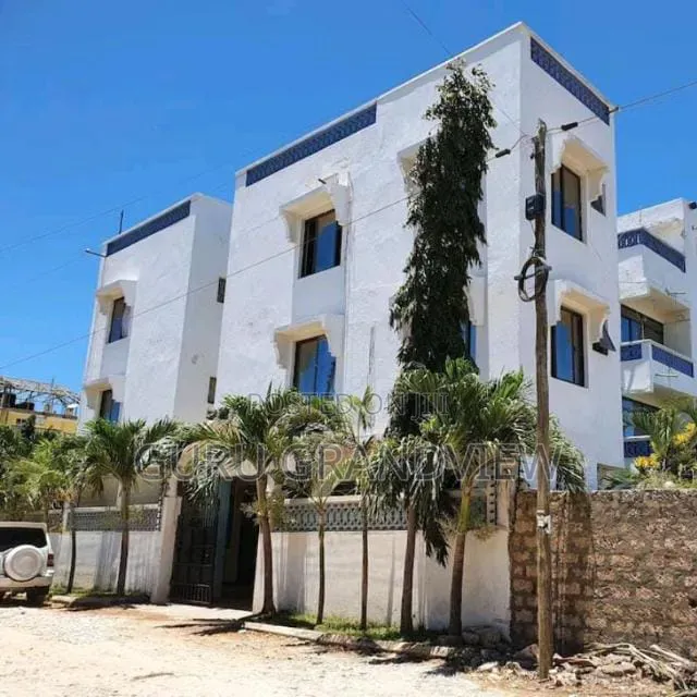 Studio Shanzu Near Pride Inn With Pool in Shanzu