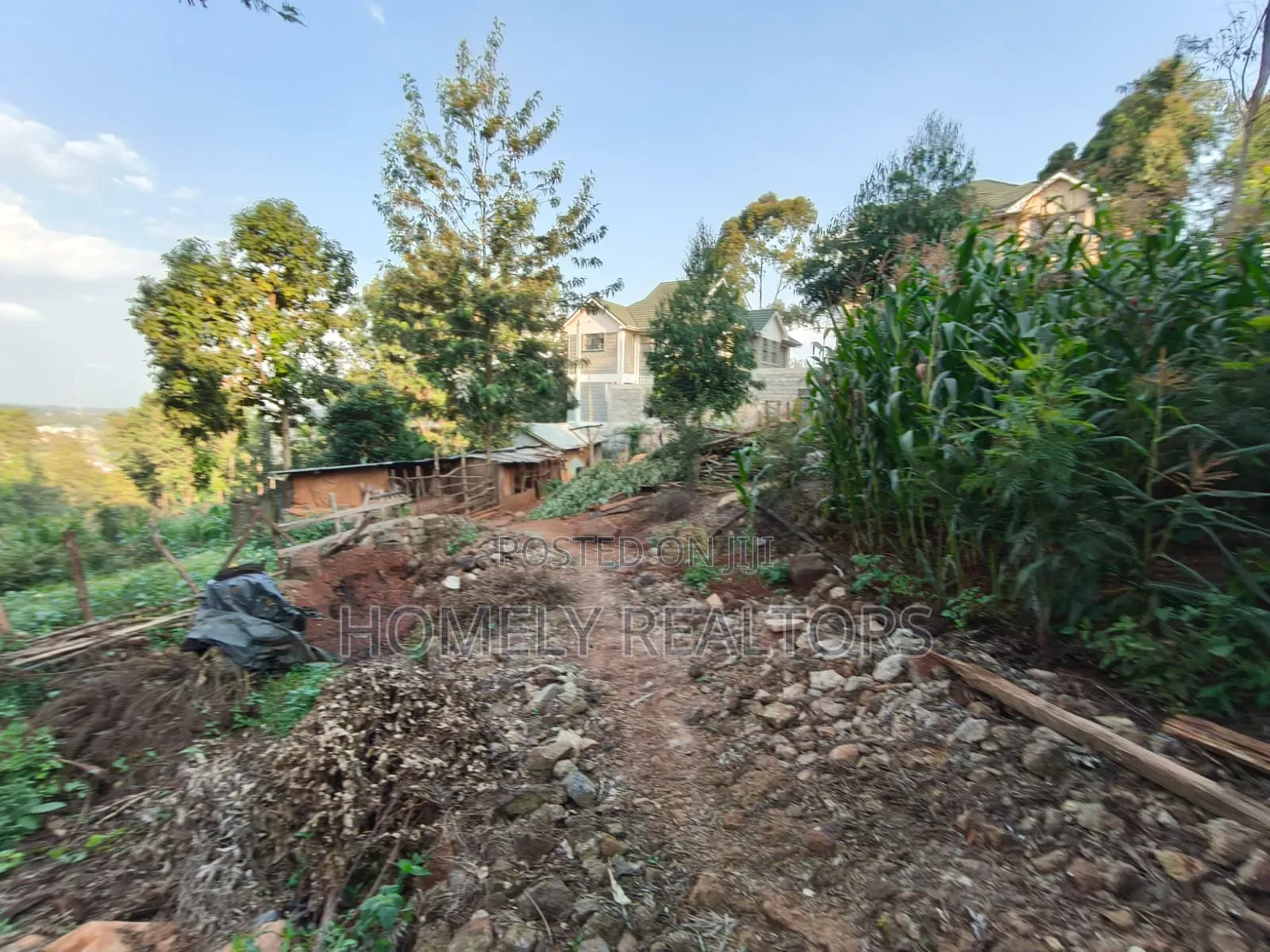 Red Soil Residential Quarter Acre Plot for Sale in Kerarapon Drive in Kerarapon