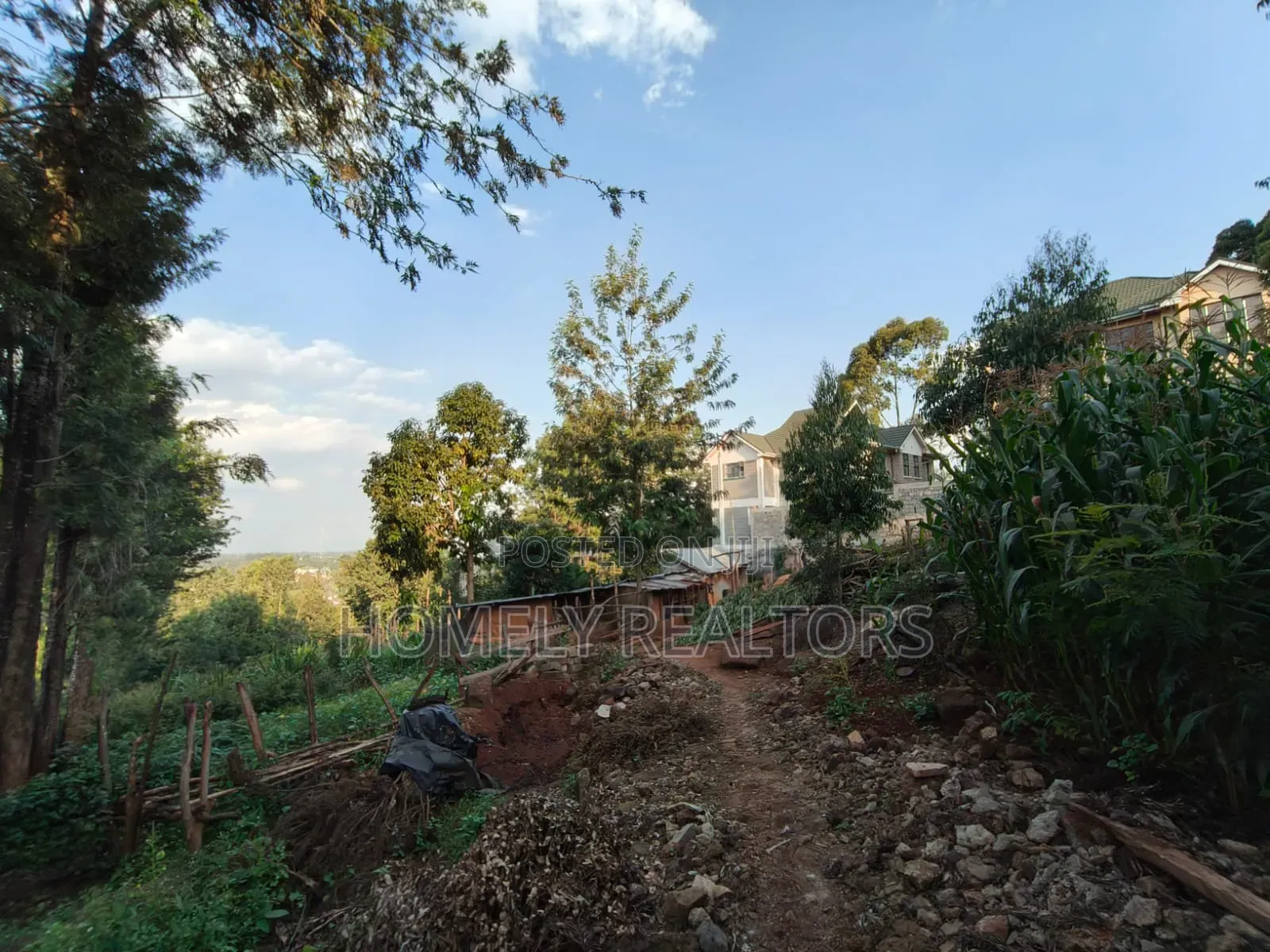 Red Soil Residential Quarter Acre Plot for Sale in Kerarapon Drive in Kerarapon
