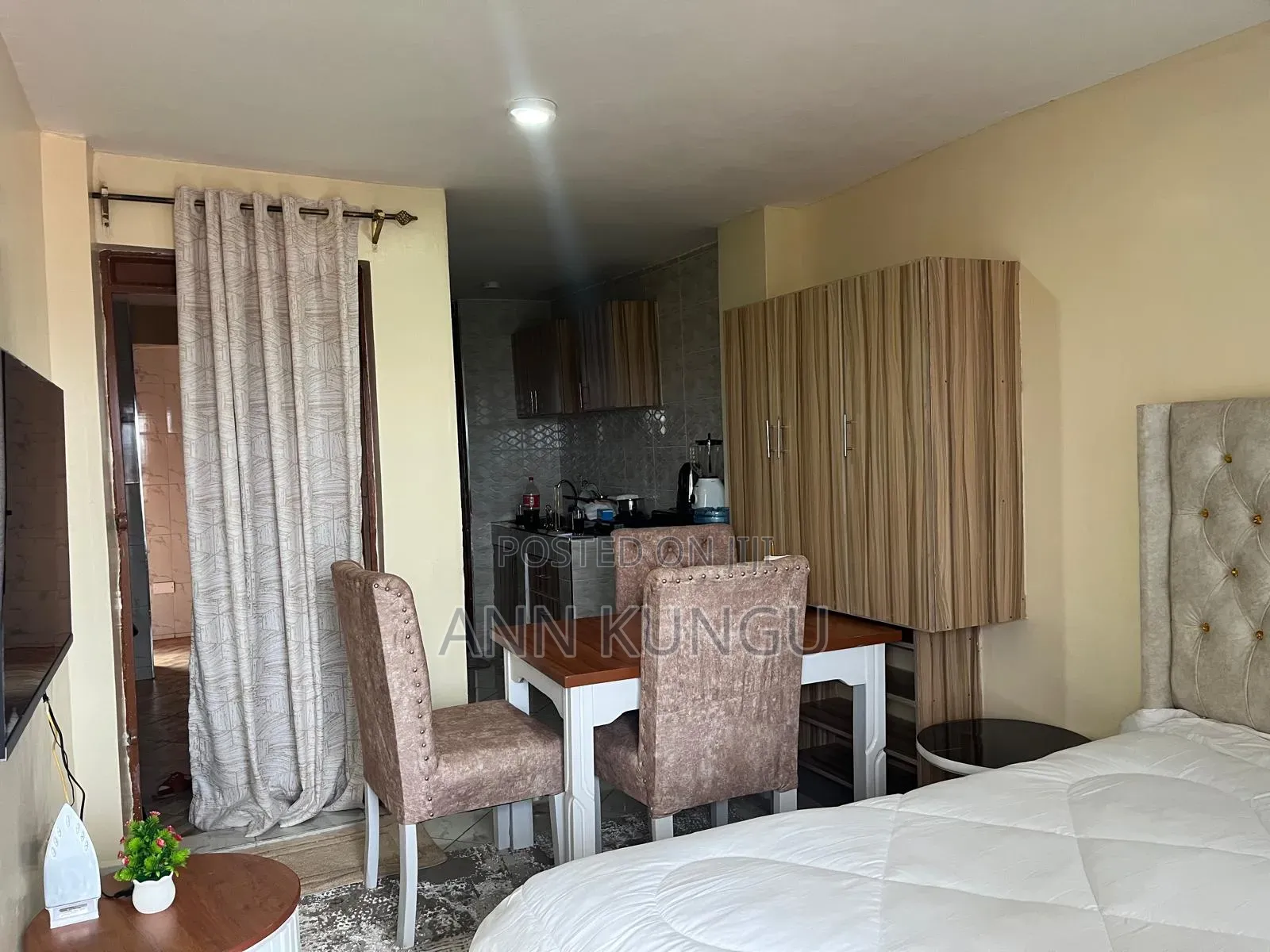 Studio Airbnb at 1500 in Ngoingwa Estate