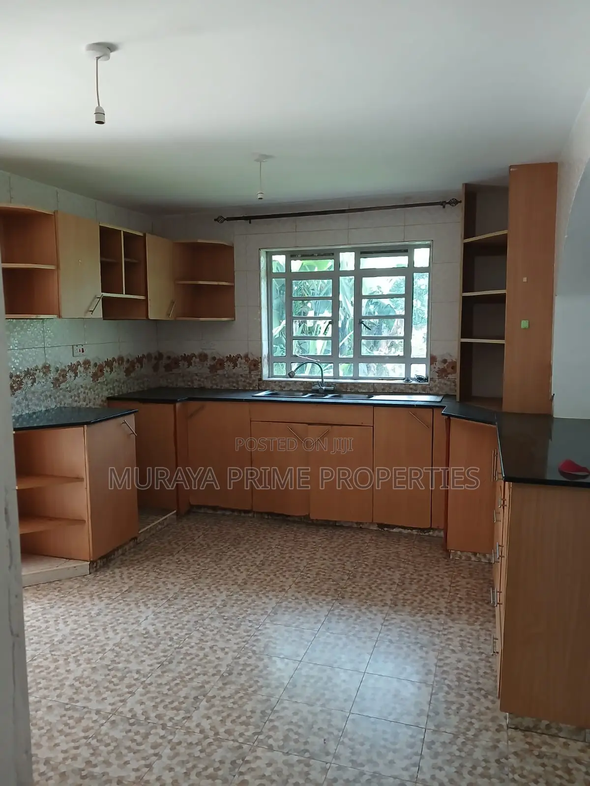 4bdrm Maisonette in Kerarapon for rent in Kerarapon