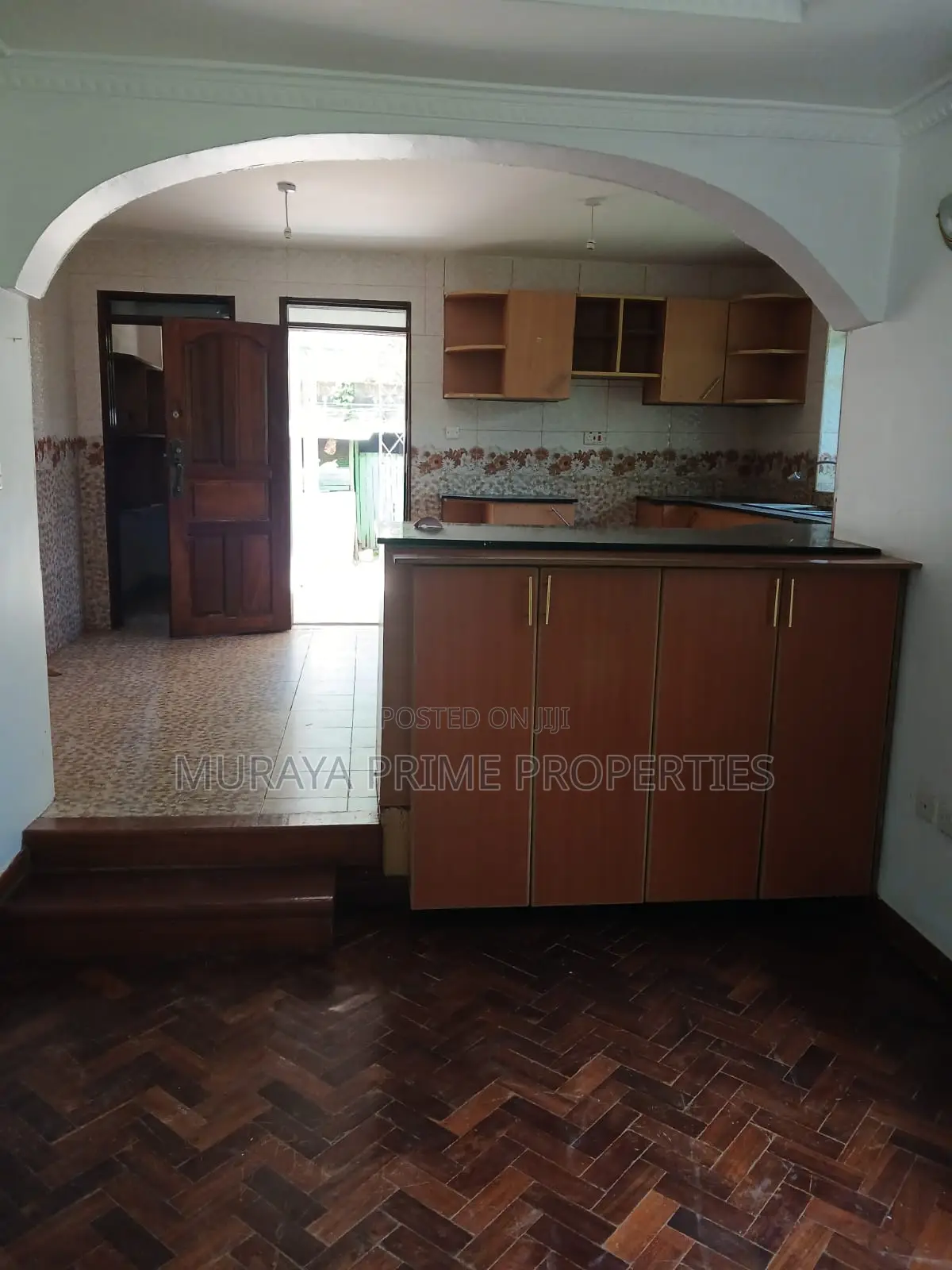 4bdrm Maisonette in Kerarapon for rent in Kerarapon