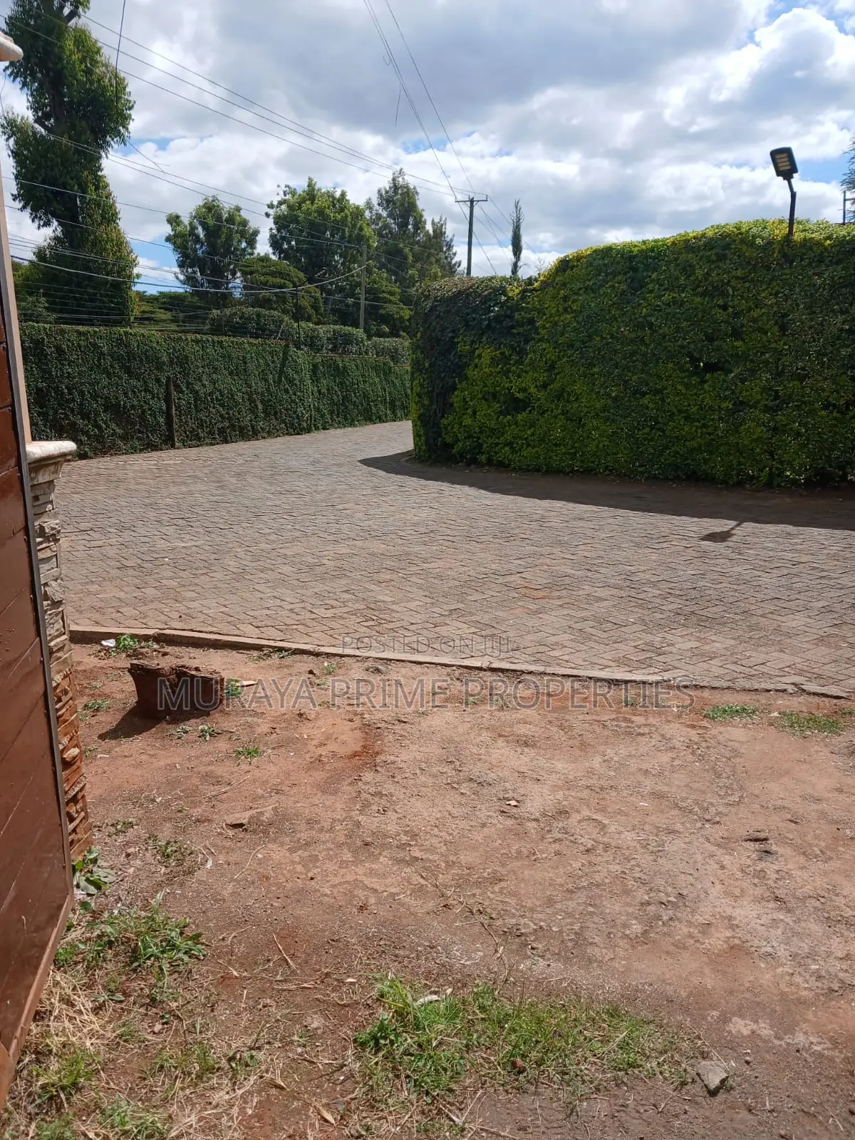 Exclusive Plot for Sale in Kerarapon Drive in Kerarapon