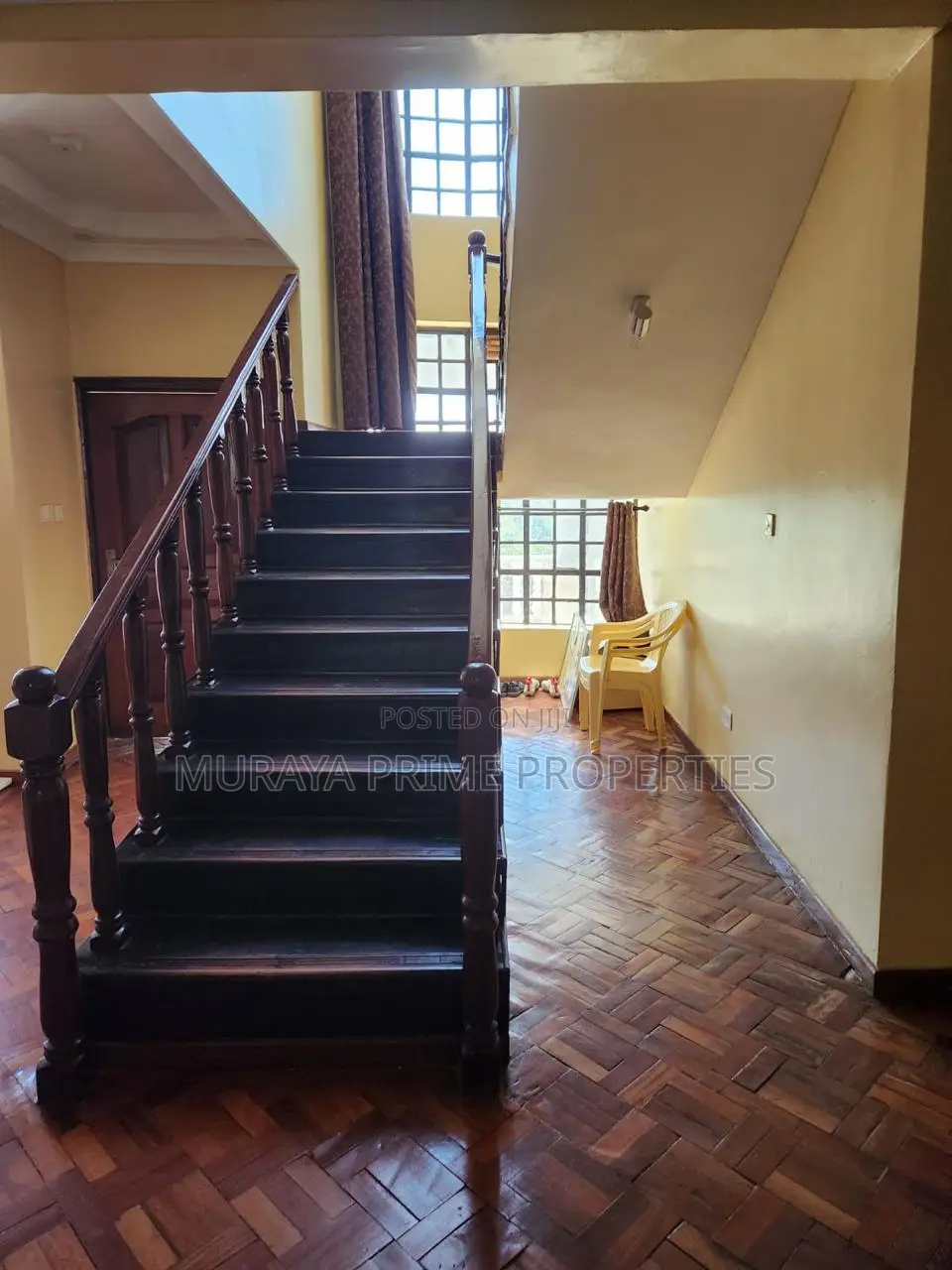5bdrm Maisonette in Kerarapon for sale in Kerarapon