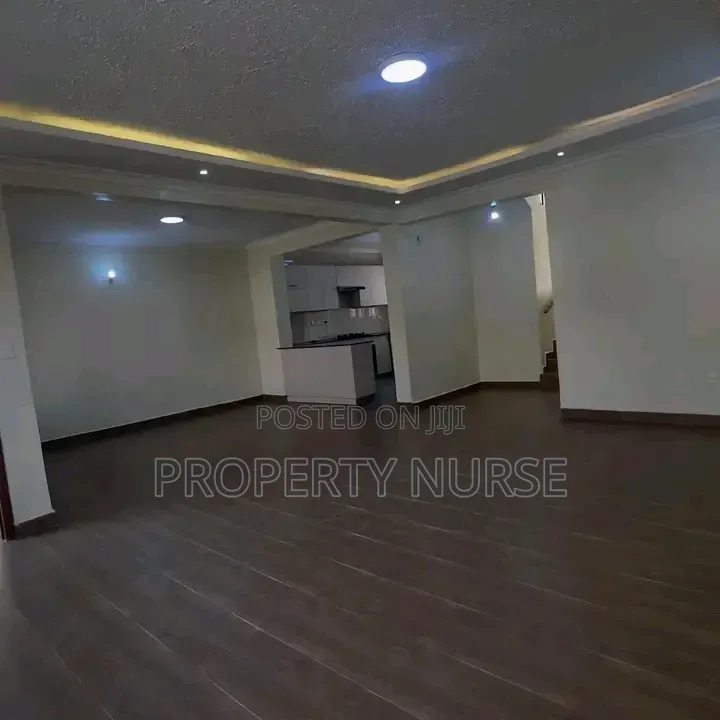 4bdrm Maisonette in Gateway Mall Area for sale in Gateway Mall Area
