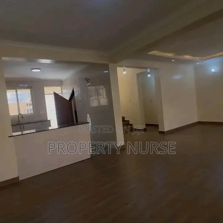 4bdrm Maisonette in Gateway Mall Area for sale in Gateway Mall Area