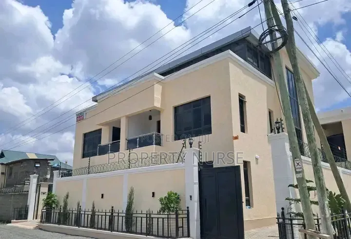 5bdrm Villa in Gateway Mall Area for rent in Gateway Mall Area