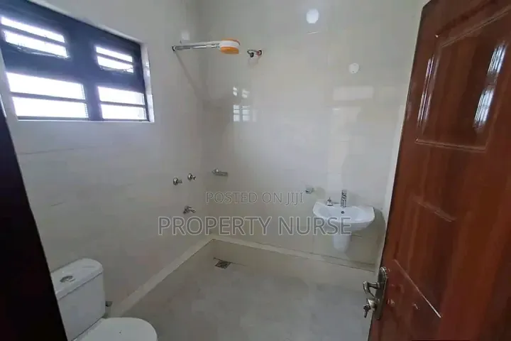 5bdrm Villa in Gateway Mall Area for rent in Gateway Mall Area