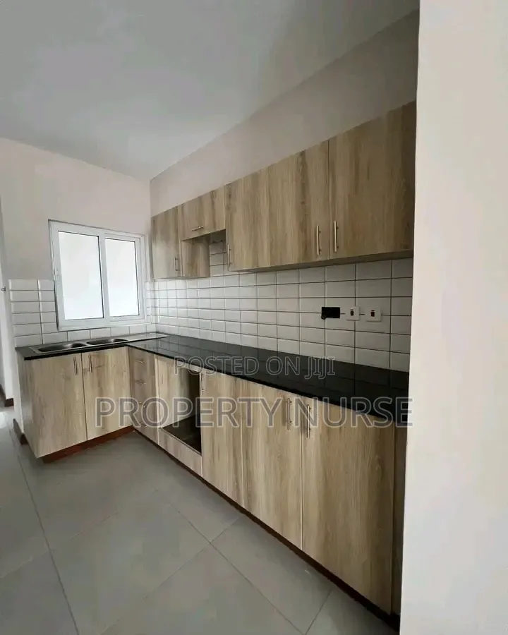 2bdrm Apartment in Gateway Mall Area for sale in Gateway Mall Area