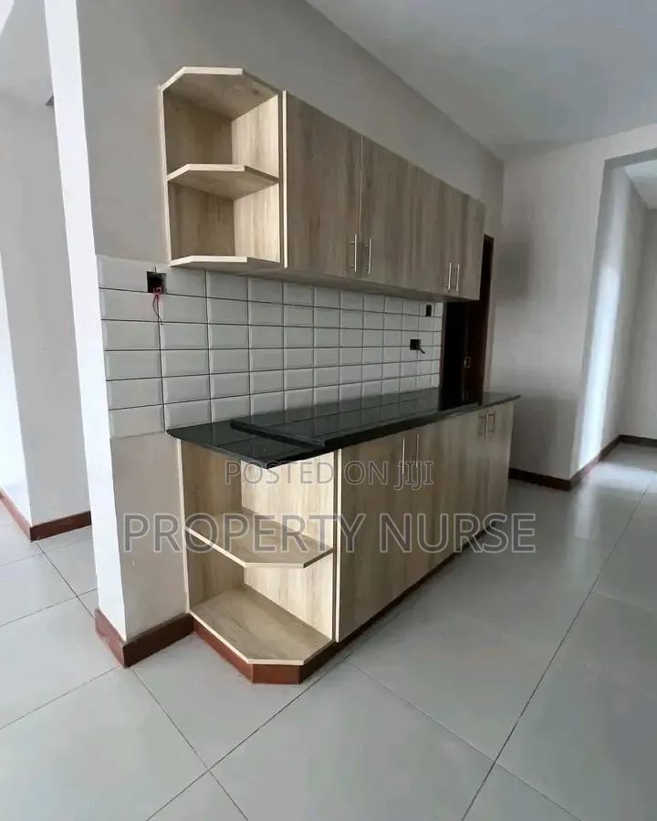 2bdrm Apartment in Gateway Mall Area for sale in Gateway Mall Area