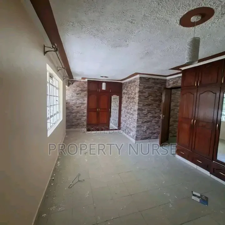 4bdrm Maisonette in Gateway Mall Area for rent in Gateway Mall Area