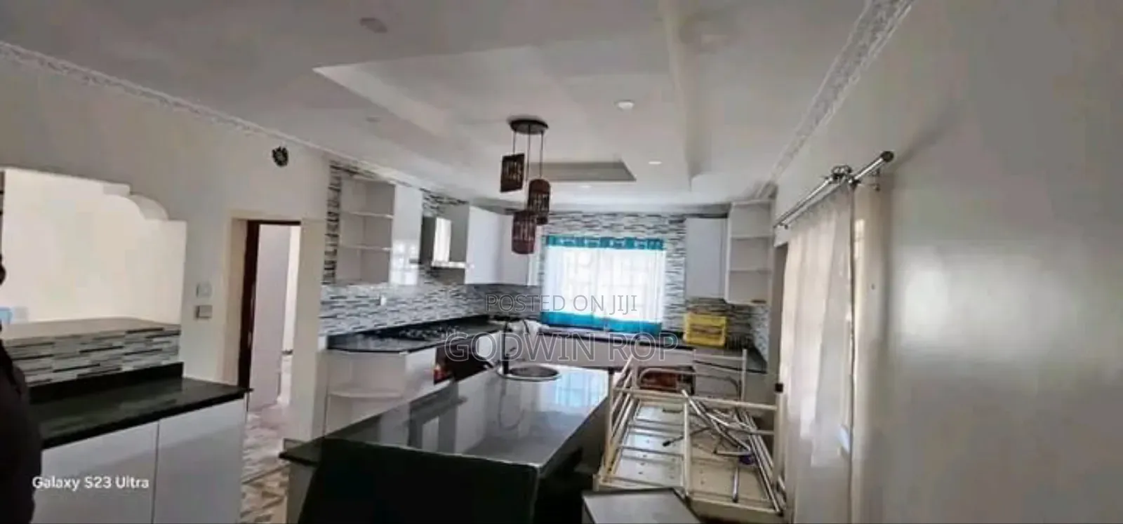4bdrm Maisonette in Royalton, Ngeria for sale in Ngeria