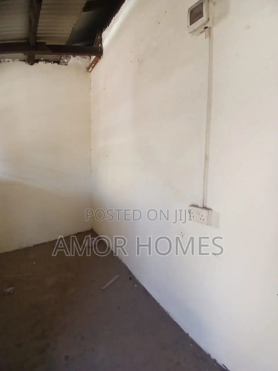 Shop to Let in Bombolulu
