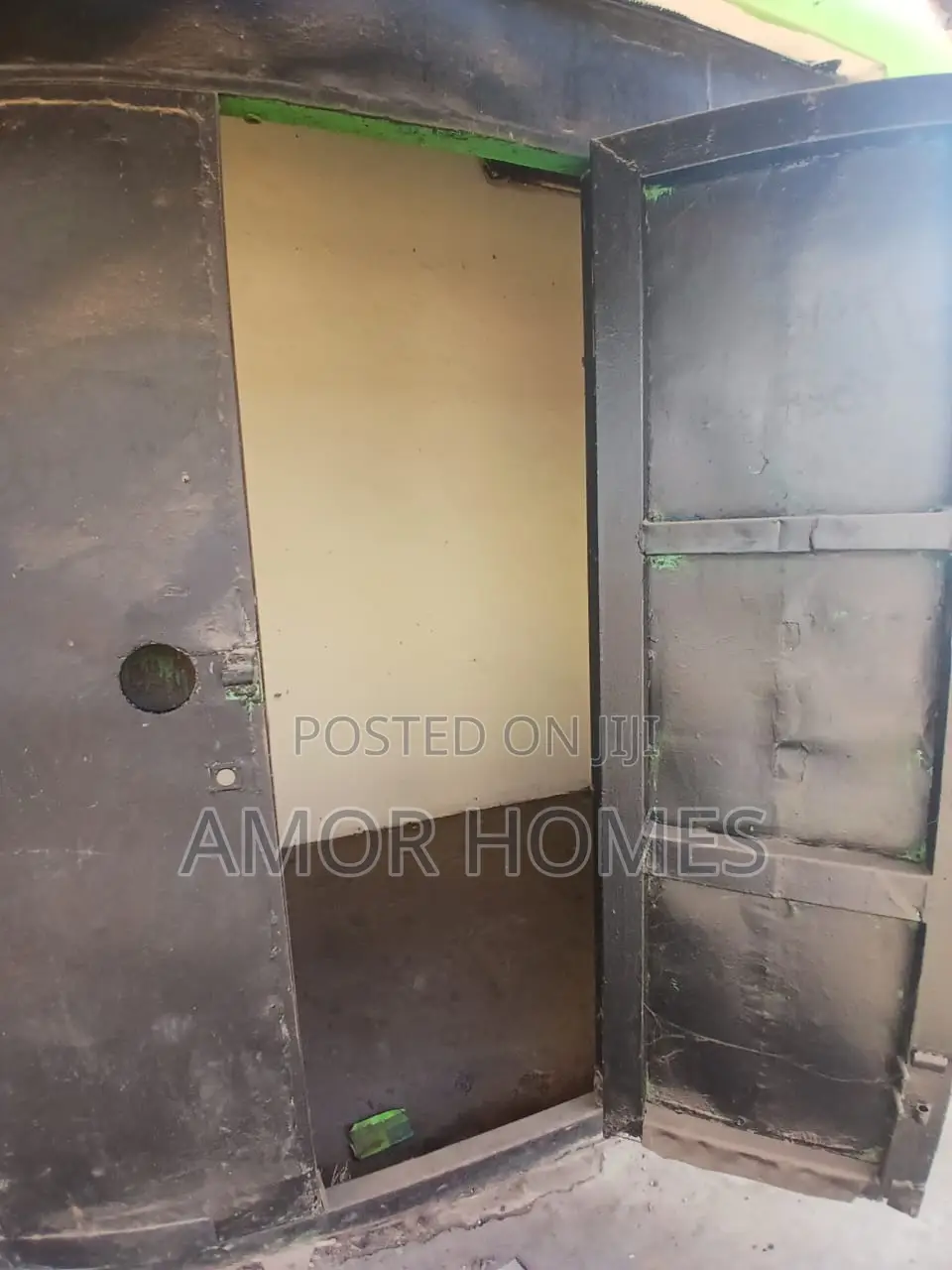 Shop to Let in Bombolulu