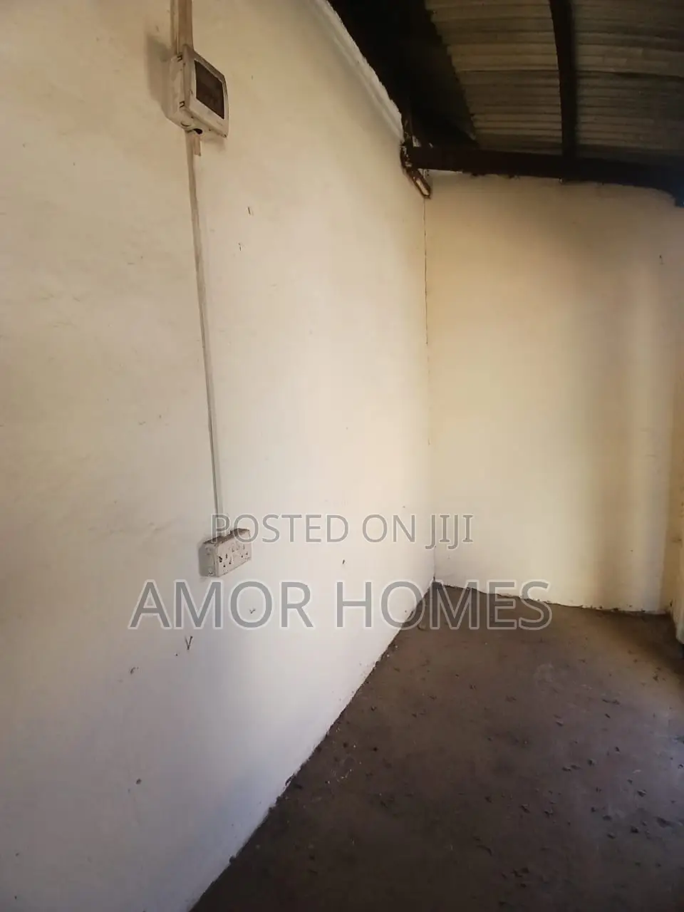 Shop to Let in Bombolulu