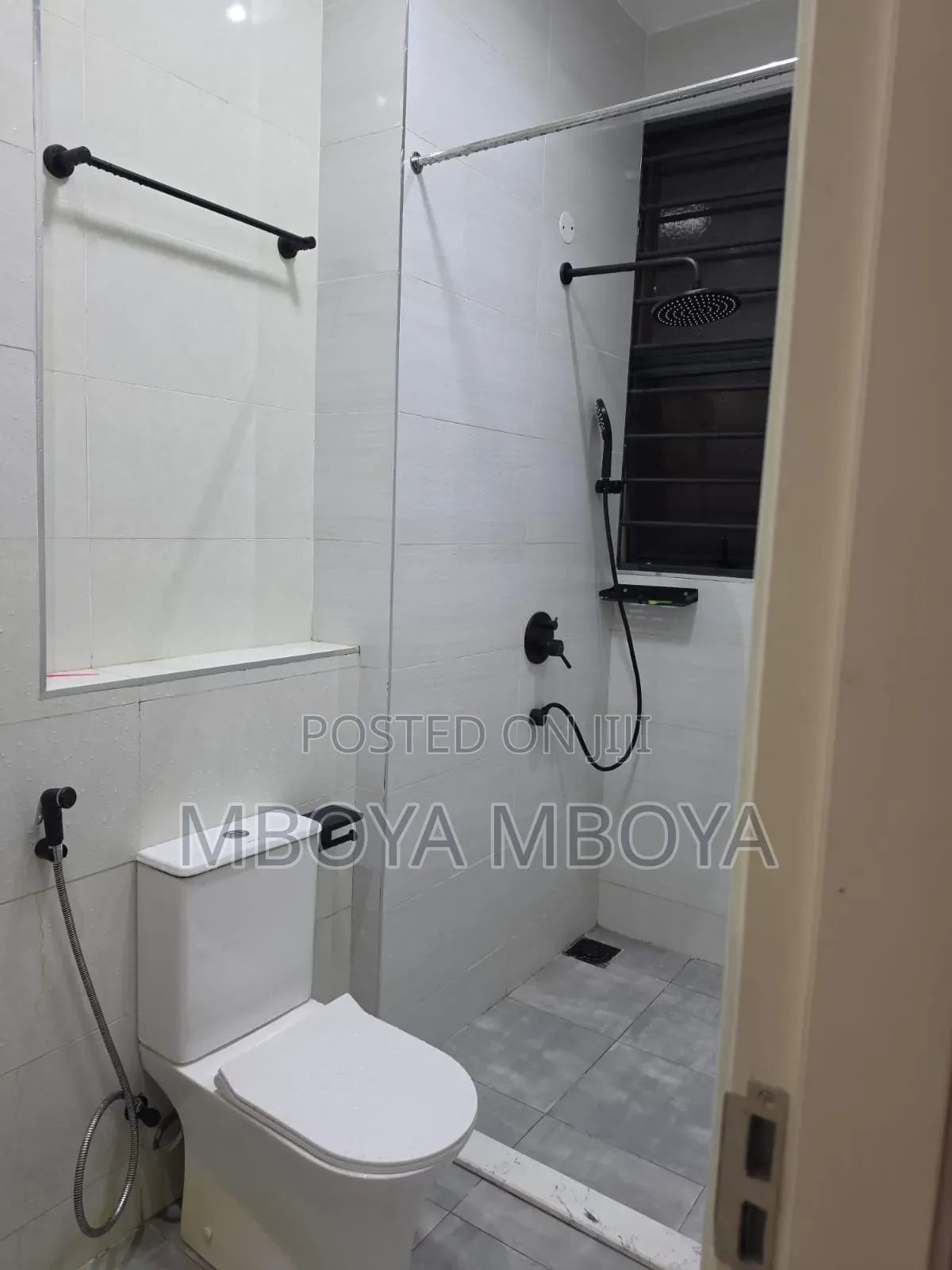 6bdrm Apartment in Parklands for sale in Parklands/Highridge