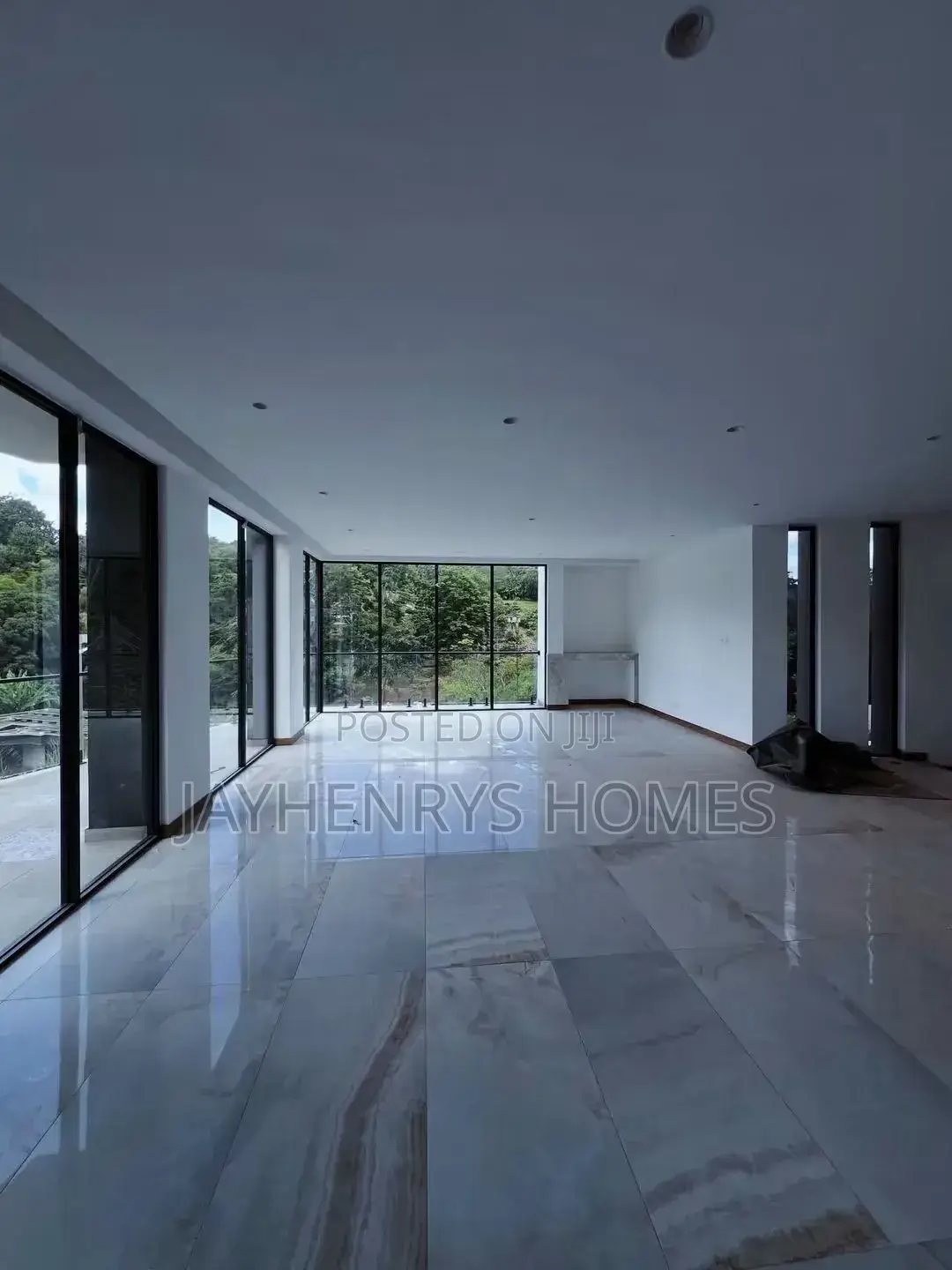 5bdrm House in Nyari for sale in Nyari