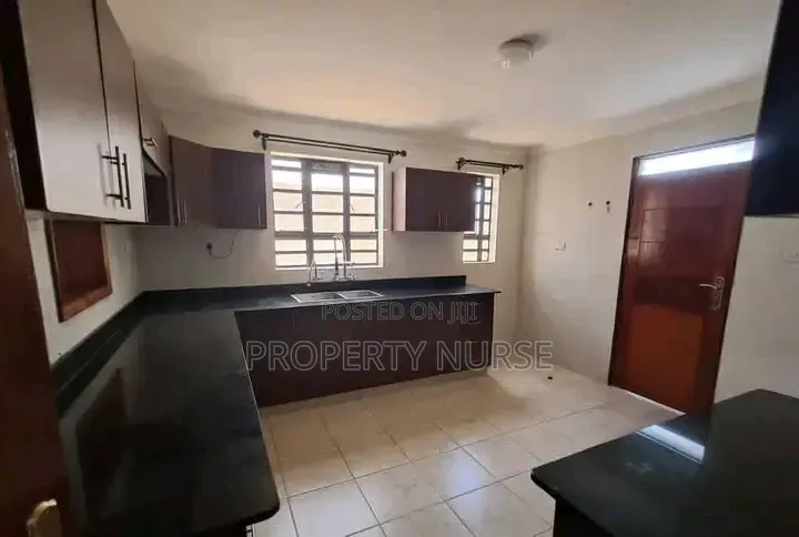 5bdrm Maisonette in Gateway Mall Area for rent in Gateway Mall Area