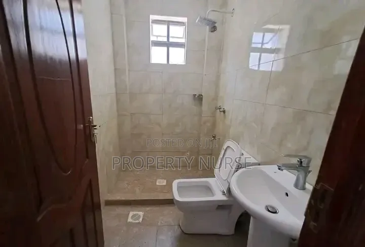 5bdrm Maisonette in Gateway Mall Area for rent in Gateway Mall Area