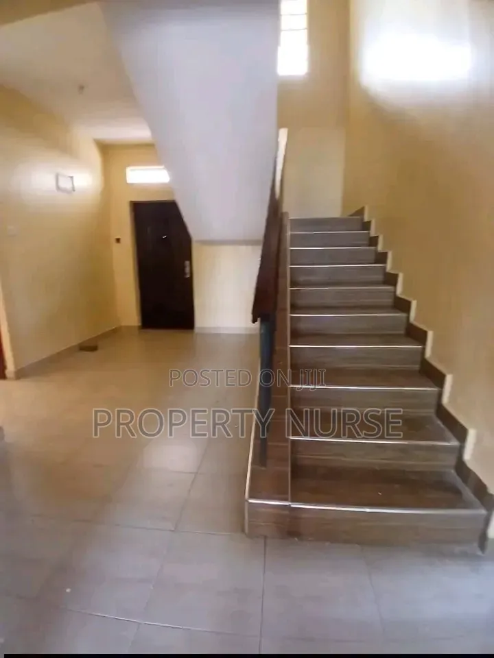 4bdrm Maisonette in Gateway Mall Area for rent in Gateway Mall Area