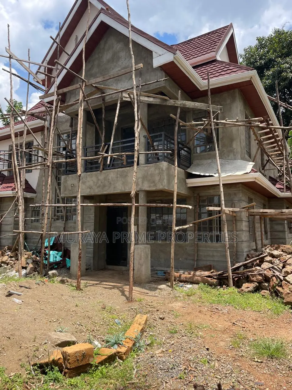 4bdrm Maisonette in Kerarapon for sale in Kerarapon