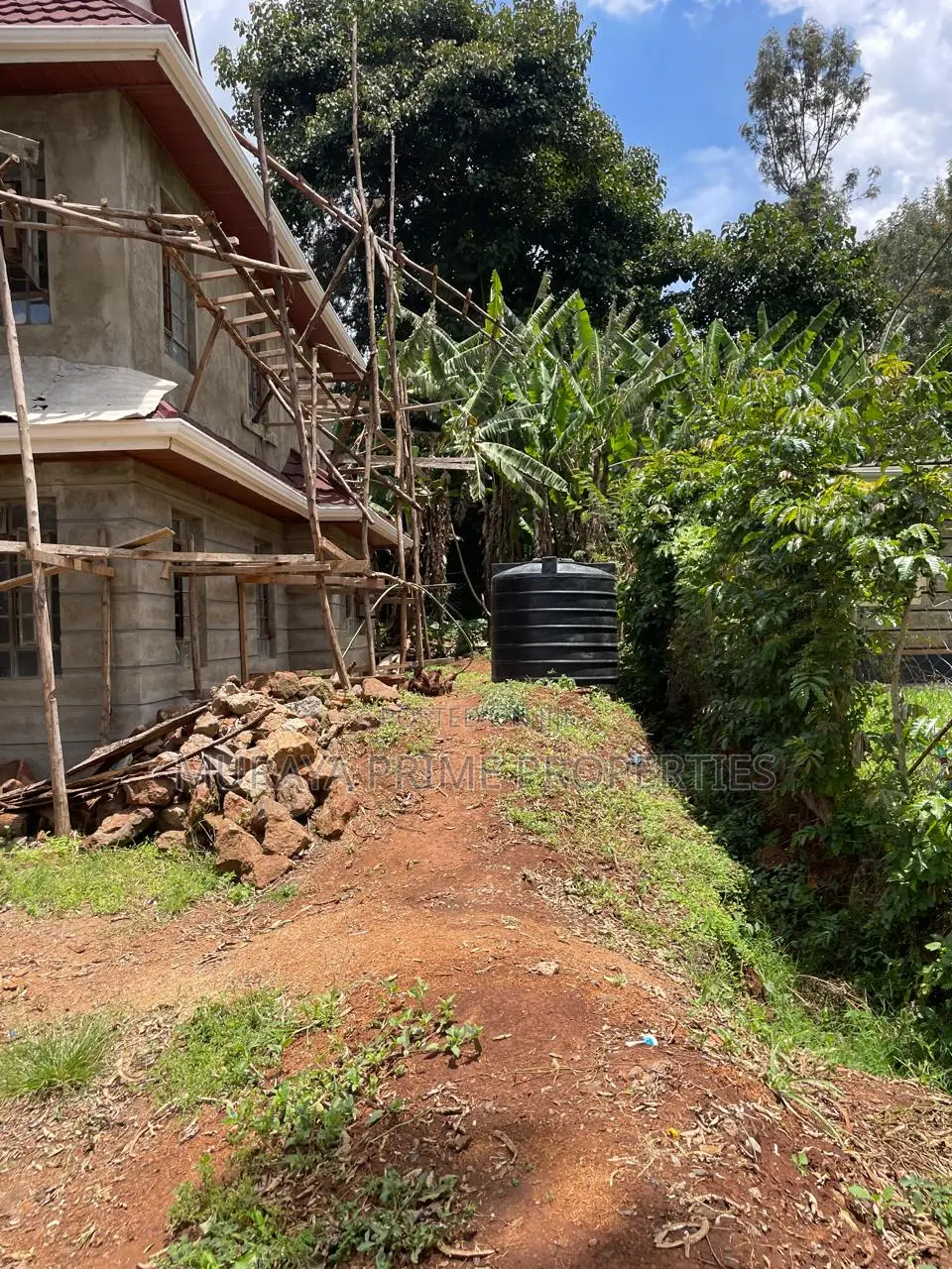 4bdrm Maisonette in Kerarapon for sale in Kerarapon